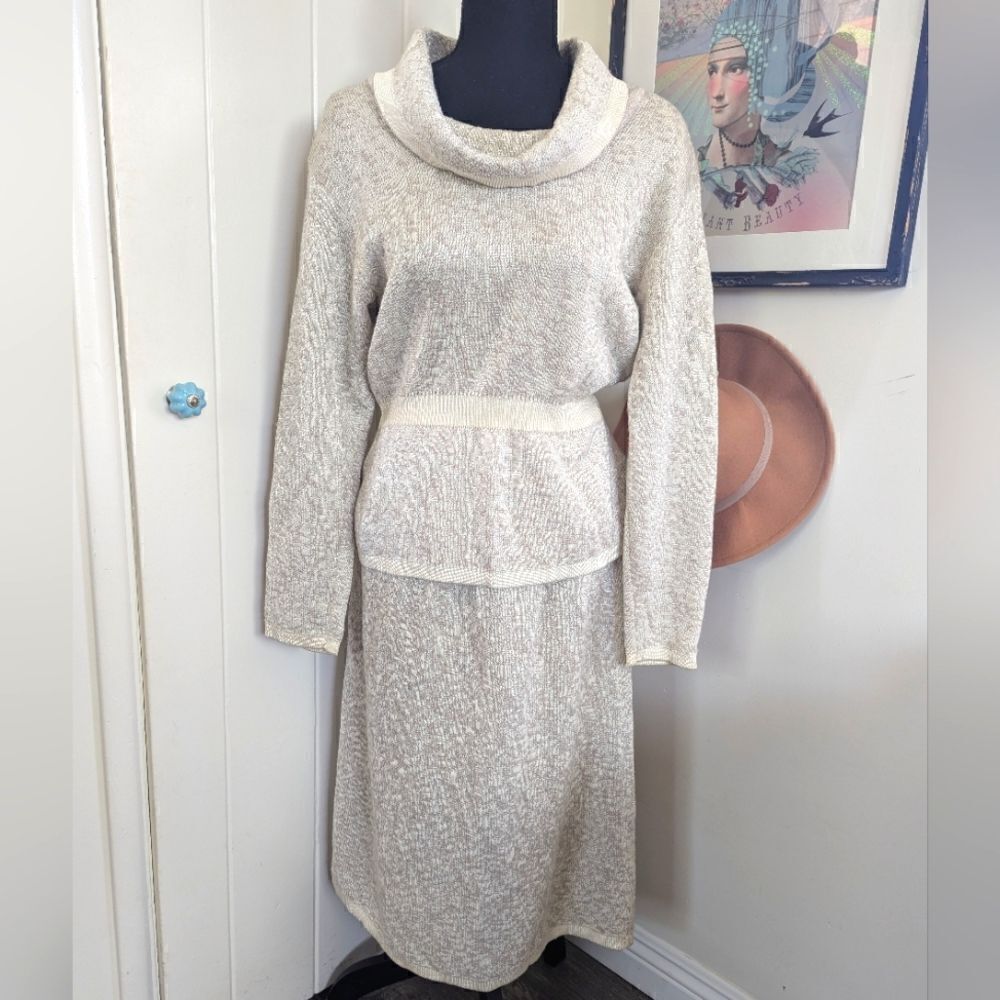VTG Vivanti Neiman Marcus Cream White Sweater Skirt Set sz 14